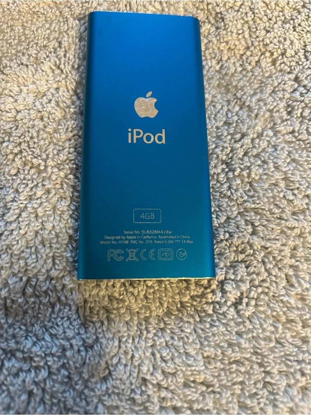 Apple blue iPod nano 2nd generation. Needs new battery. Currently does not work
